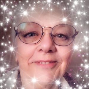 Meet your Posher, Carolyn